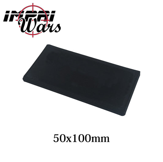 Peana rectangular negra de 50x100 mm vista en perspectiva.