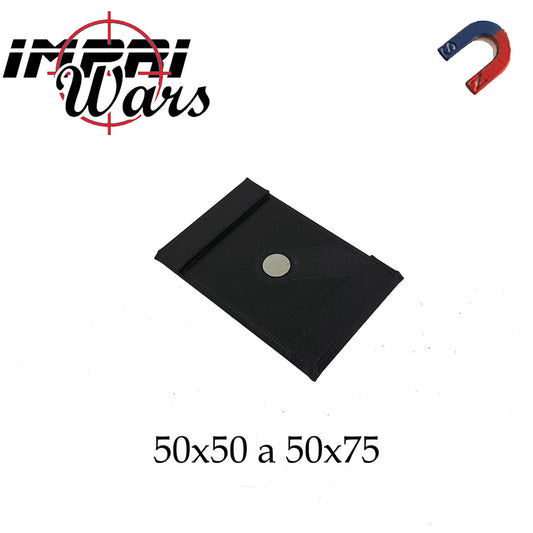 Adaptador imantado negro de 50x50 a 50x75 mm con placa metálica central.