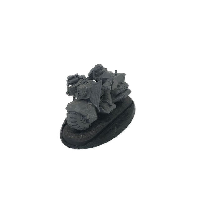 Adaptador de peana de moto antigua a ovalada de 75x42 mm, con la moto montada