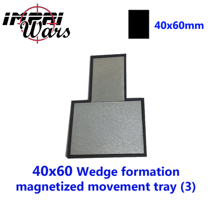 Bandeja de movimiento imantada en lanza para 3 miniaturas con peanas de 40 × 60 mm