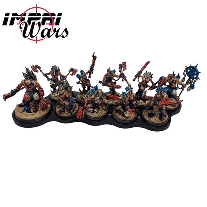 Grupo de miniaturas Jakhals sobre una bandeja de movimiento imantada negra.