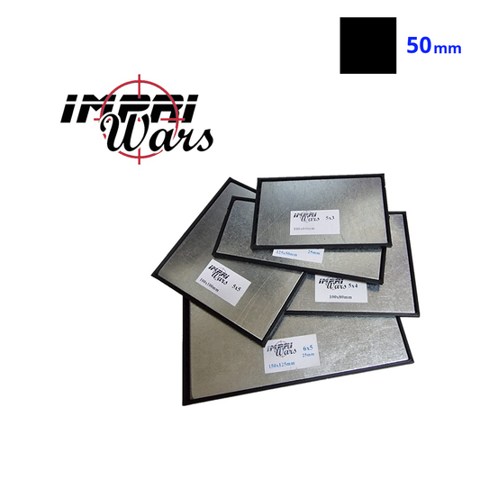 Portada de ImpriWars: bandejas imantadas superpuestas, con chapa de acero galvanizado y borde negro, junto al símbolo de la peana de 50×50 mm.
